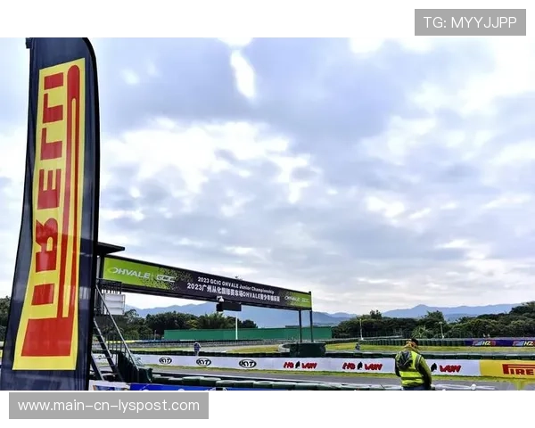 MotoGP赛道适配：车手如何在高温赛道调整刹车点？